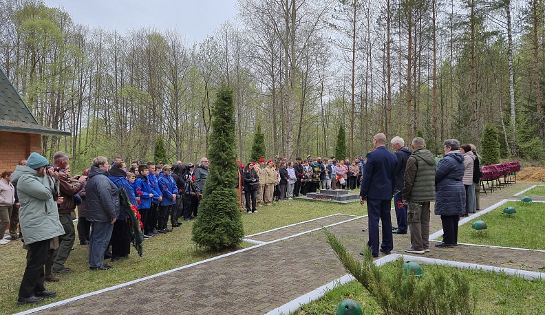 В Сухиничском районе с почестями предали земле останки 28 бойцов, погибших в годы Великой Отечественной войны