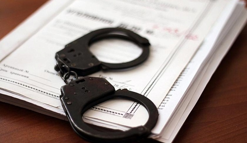 Два молодых людиновца расплатились в магазине украденной банковской картой