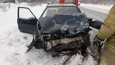 На трассе в Ферзиковском округе столкнулись два автомобиля