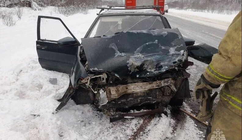 На трассе в Ферзиковском округе столкнулись два автомобиля