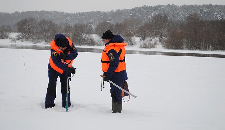 На Яченском водохранилище толщина льда достигла 30 сантиметров