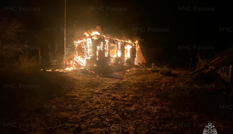 В Мосальском районе дотла сгорел дом