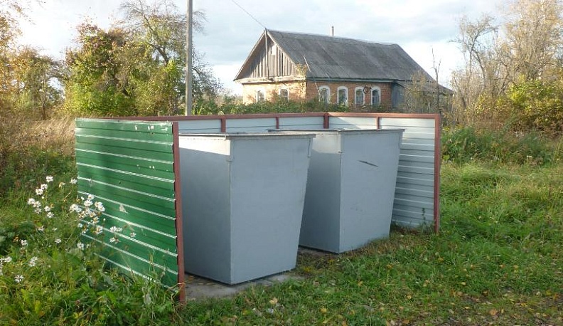 В Жиздринском районе обустроены площадки для сбора твёрдых коммунальных отходов 