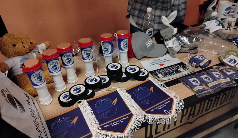 Калужские хоккеисты сразились с салихардским клубом