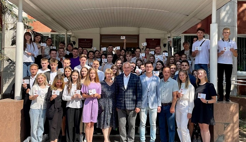 Людиновские школьники получили значки ГТО