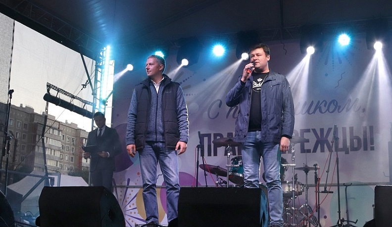 Калужане отметили 40-летие Правобережья праздничным концертом и фейерверком