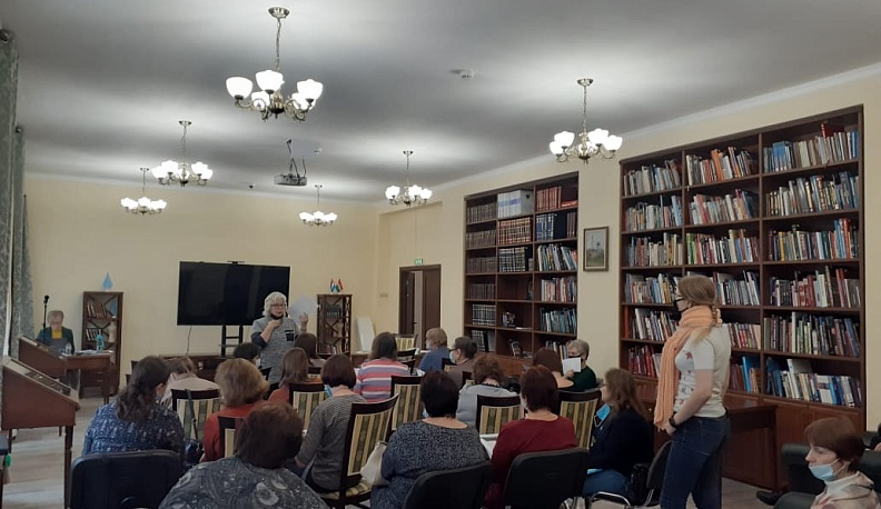 Работникам культуры Калужской области рассказали о поправках в Конституции РФ