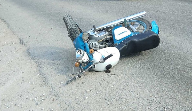 Под Калугой мотоциклист попал под колёса грузовика