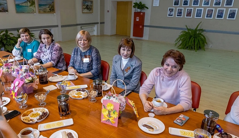 В Козельске поздравили мам участников СВО