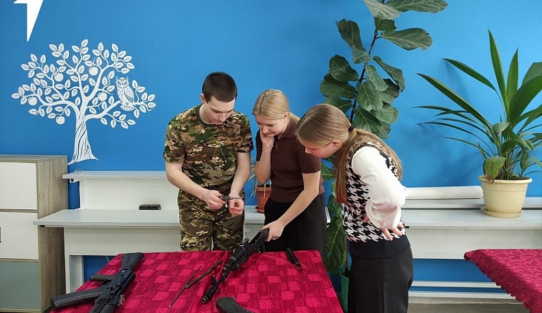 В Жуковском районе юные патриоты оттачивают мастерство владения оружием