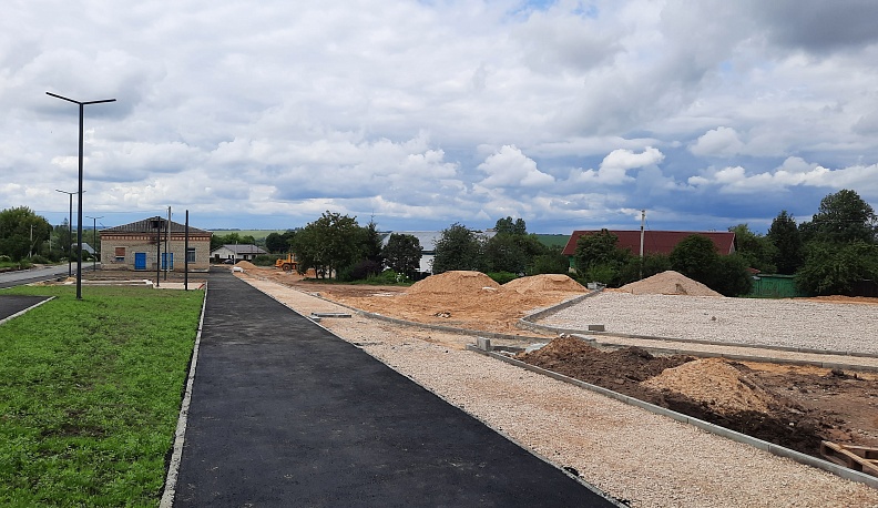 В Сухиничах благоустраивают городскую площадь