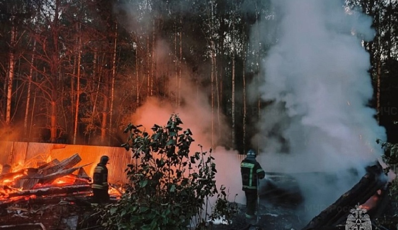 В Малоярославецком районе сгорело два строения