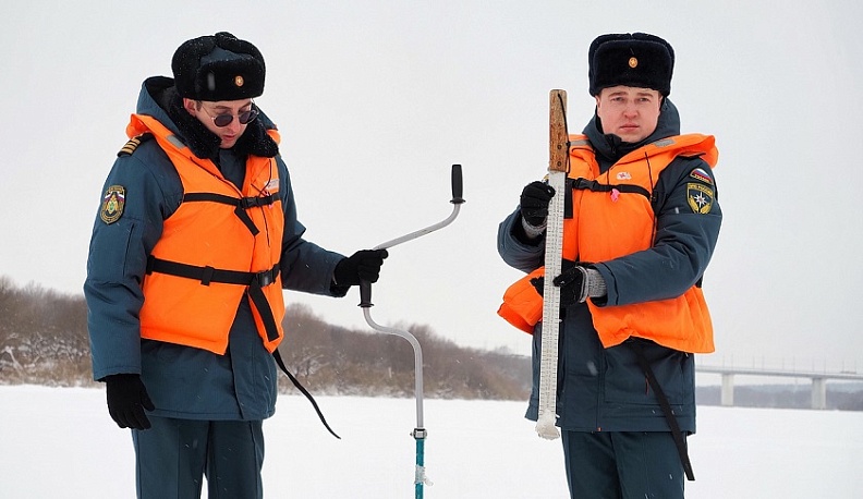 Спасатели призывают калужан быть острожными при выходе на замерзшие водоёмы