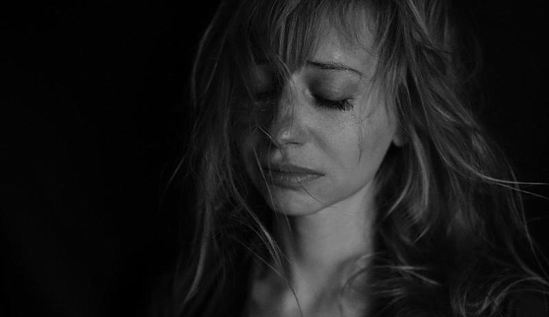 В Обнинске иностранец ударил девушку на улице