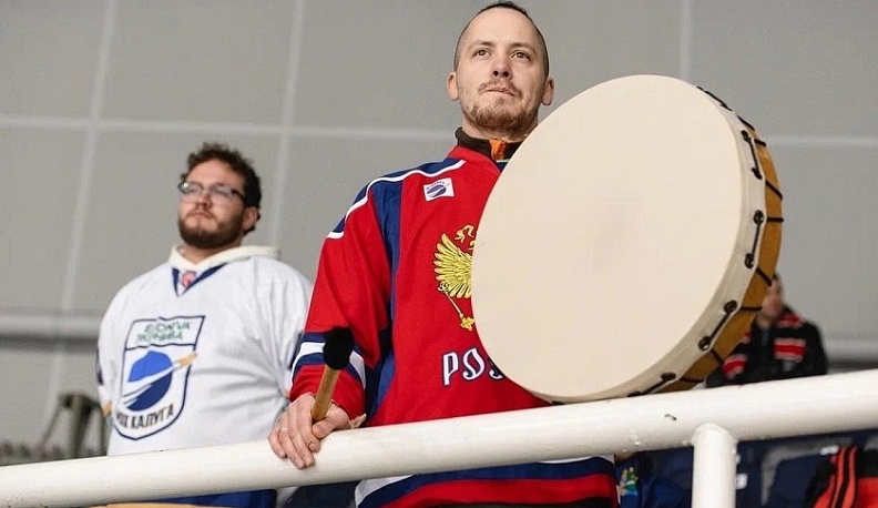 На выездном матче калужские хоккеисты уступили соперникам из Санкт-Петербурга