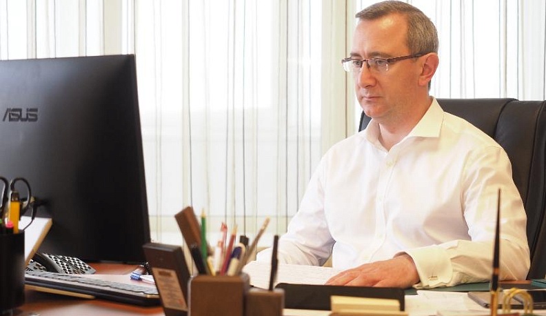 Владислав Шапша рекомендовал руководству министерства здравоохранения области ускорить работу по формированию резерва коек для лечения больных коронавирусом