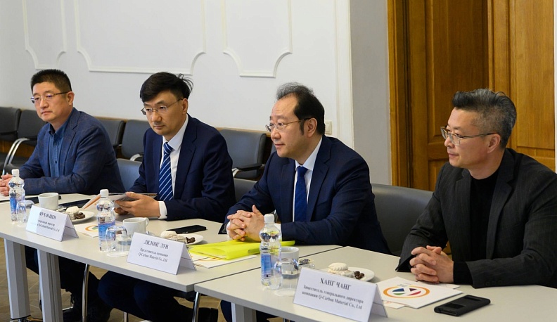 Владислав Шапша обсудил сотрудничество региона с китайской компанией Q-Carbon Material Co