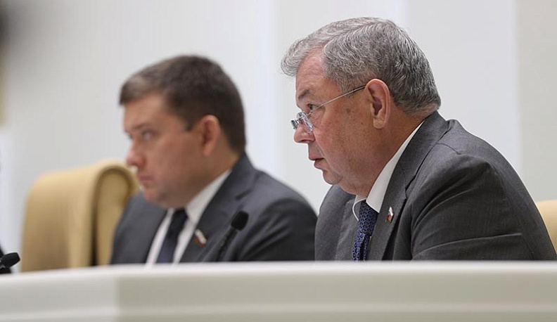 Анатолий Артамонов считает, что регионам нужно больше самостоятельности в вопросах использования дотаций из федерального бюджета