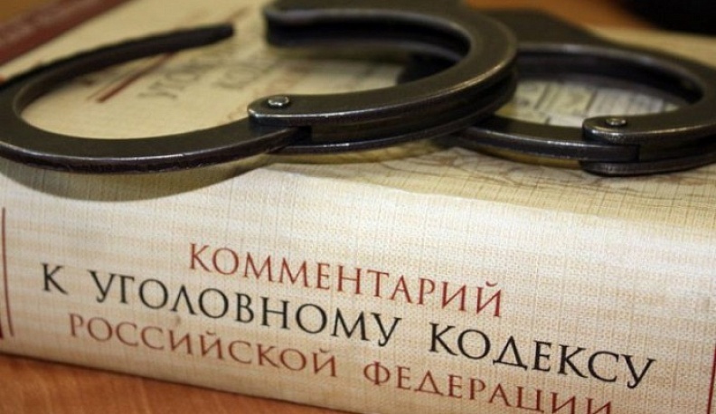 Мужчине, замахнувшемуся на жену топором, грозит два года тюрьмы