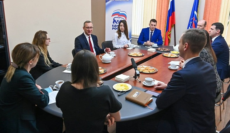 Владислав Шапша поблагодарил калужских волонтеров за их благородный труд