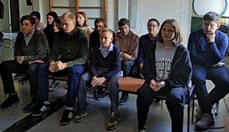 Российское общество «Знание» провело лекцию для школьников из Износковского района