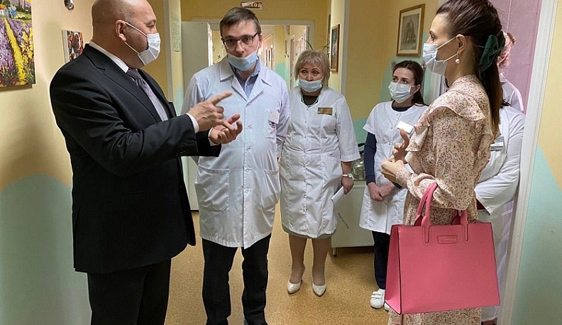 Калужский министр здравоохранения проверил жалобы на питание в городской детской больнице