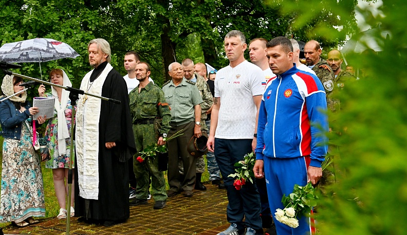В Малоярославецком районе прошел автопробег в поддержку армии и Президента