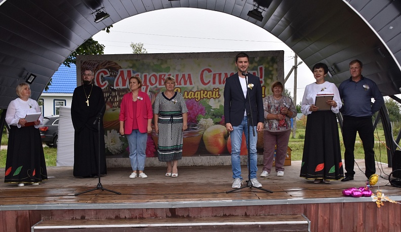 В Людиновском районе празднуют Медовый Спас