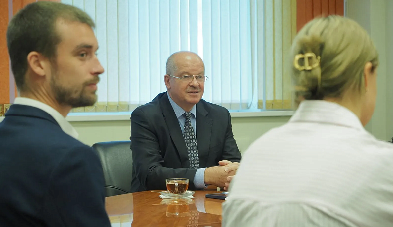 В 2025-м году в школы Калужской области по программе «Земский учитель» пришли шесть специалистов