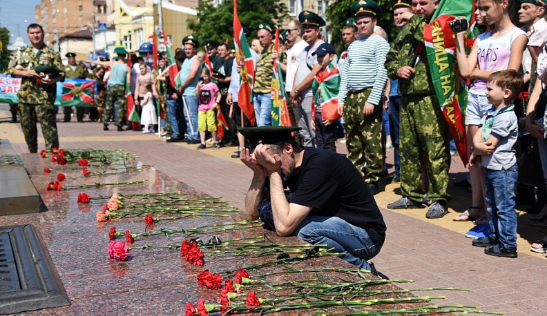 Неравнодушные в зелёных фуражках