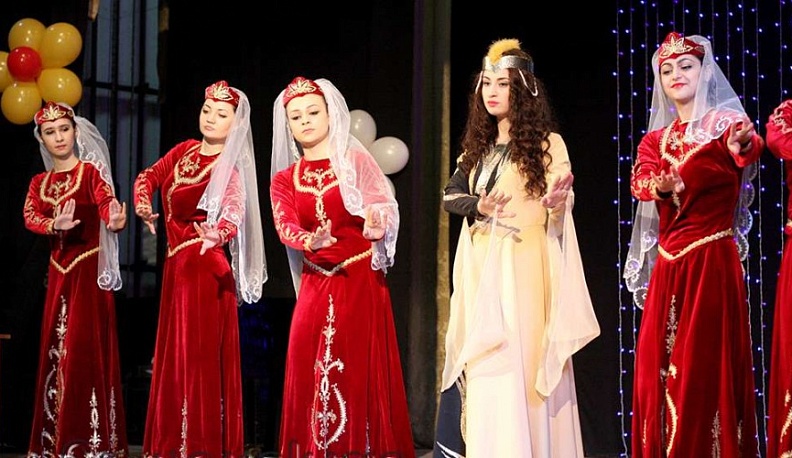 Завтра в Калуге выберут этнокрасавицу