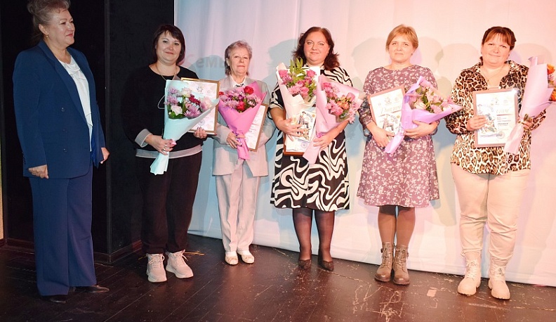 В Калуге наградили победителей «Ассамблеи замещающих семей Калужской области»