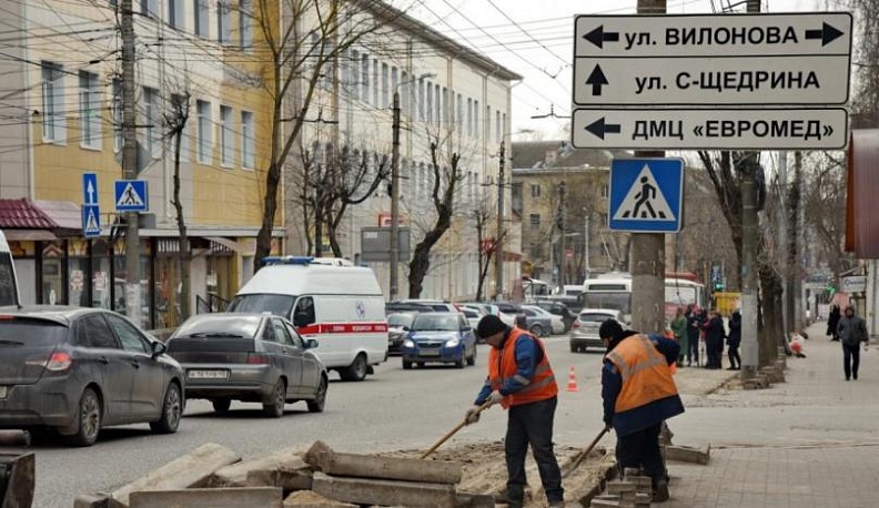 На улице Луначарского в Калуге начался дорожный ремонт