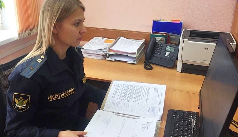 Жительница Дзержинского района выплатила долг по кредиту после ареста счетов