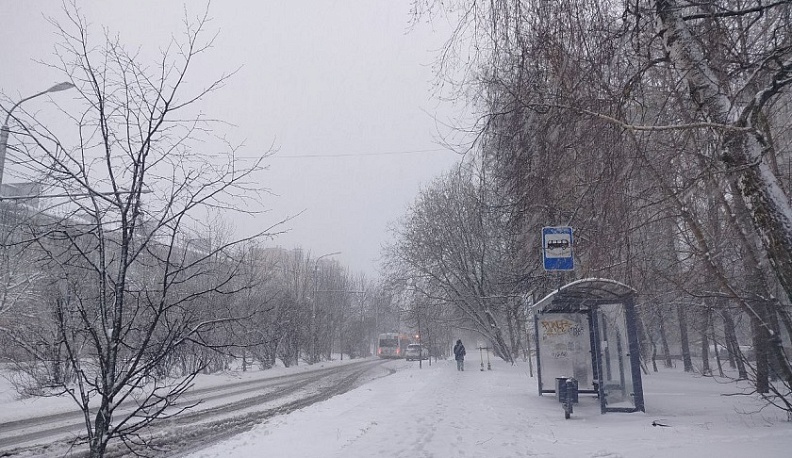 Калугу продолжает засыпать снегом