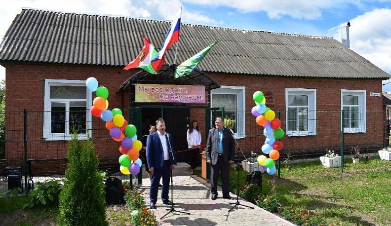 Загляни, незнакомый прохожий