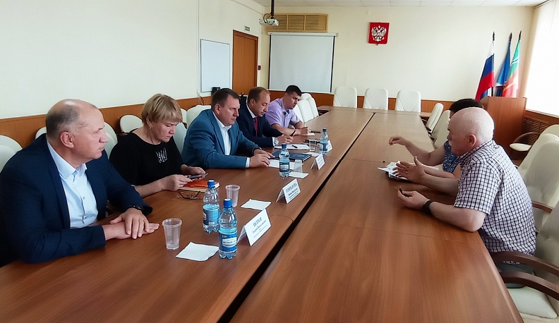 С рабочим визитом в Людинове побывал Геннадий Новосельцев