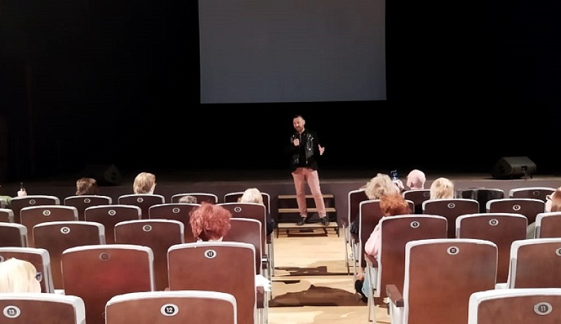 Алексей Китайцев на кинофестивале в Калуге представил фильм о гибели Гагарина