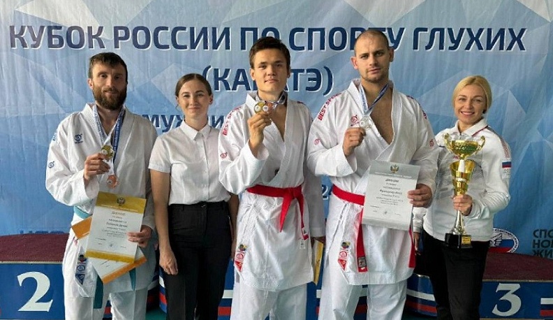 Комплект наград на Кубке России завоевали калужские каратисты