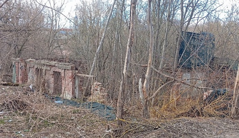 В Калуге снесут заброшенные Давингофские бани