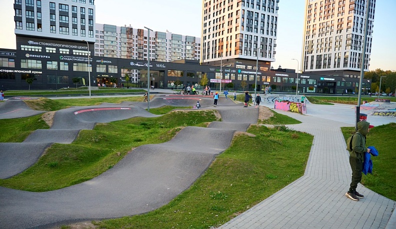 В Обнинске продолжают благоустраивать площадь перед Домом ученых