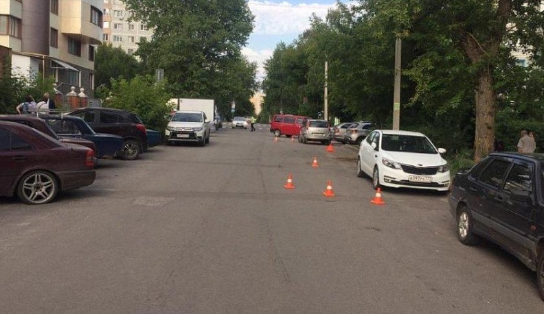  Восьмилетний мальчик попал под колеса иномарки в Калуге