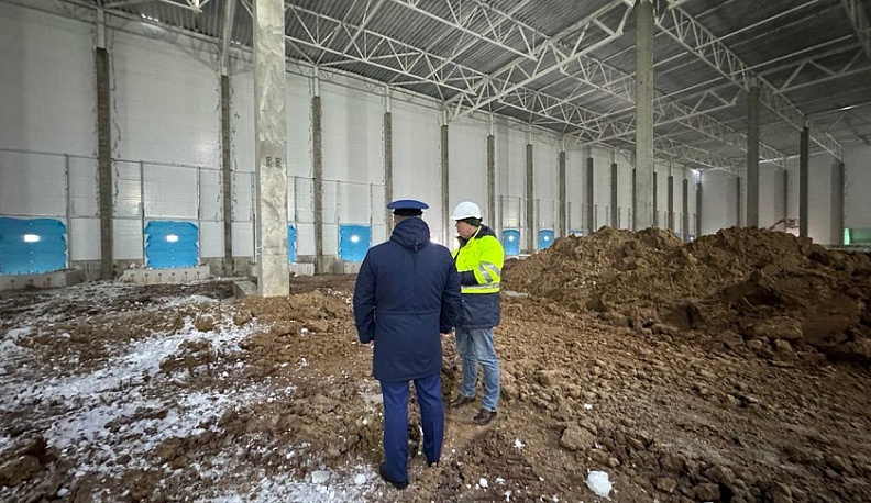 В Боровском округе при уборке снега погиб человек