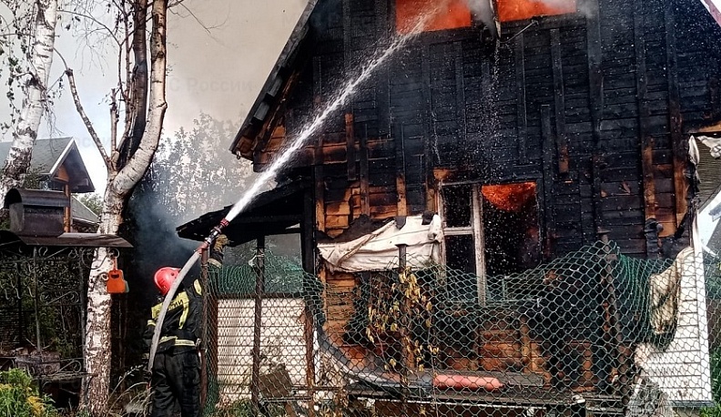 В Калужской области за сутки сгорело пять дач