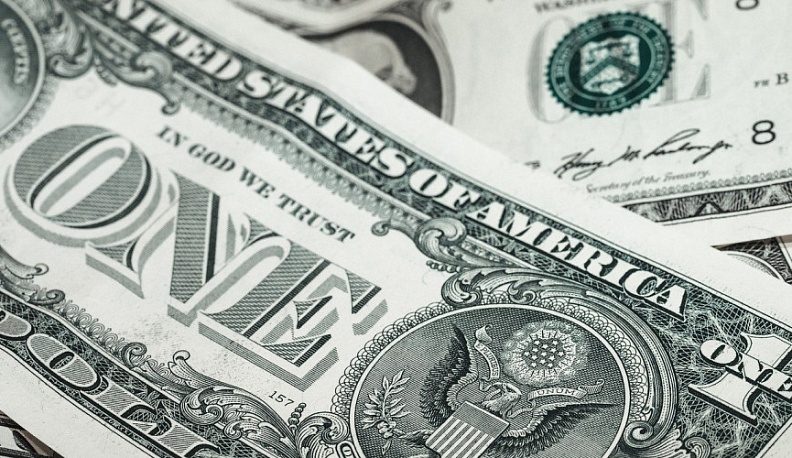 В сети разоблачили фейк о падении курса до 150 рублей за доллар