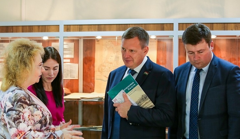 В калужском архиве открылась выставка к 650-летию Калуги