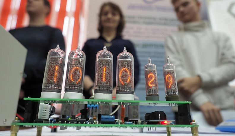 В Калуге открыли выставку работ студентов техникумов и колледжей