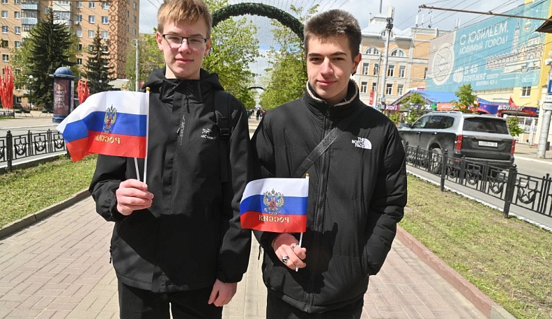 Калужане почтили память героев Великой Отечественной войны у Могилы Неизвестного Cолдата 