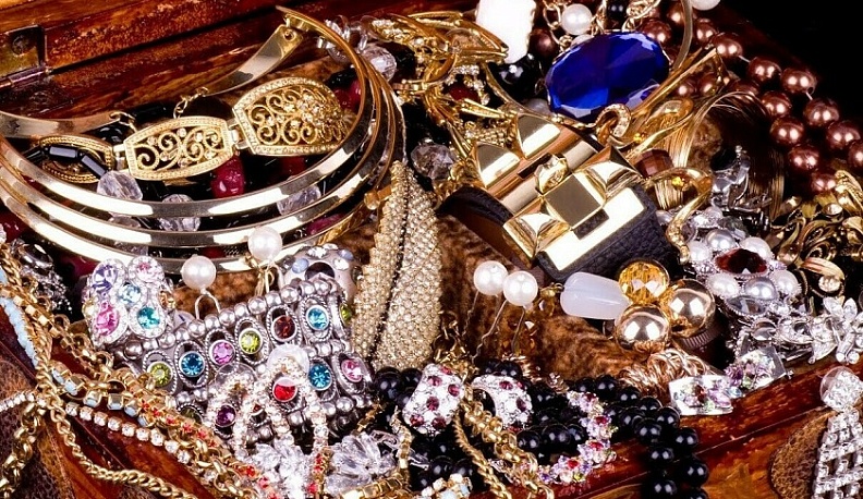  Калужанка обокрала свою мать