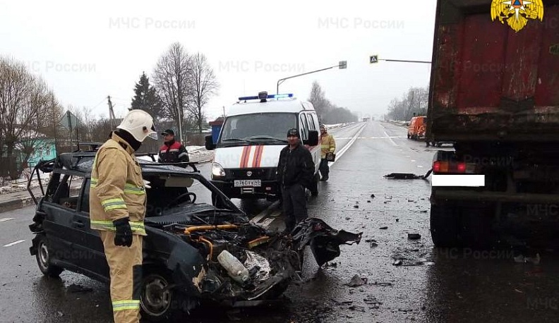 В Калужской области в тройном ДТП с грузовиками пострадал мужчина